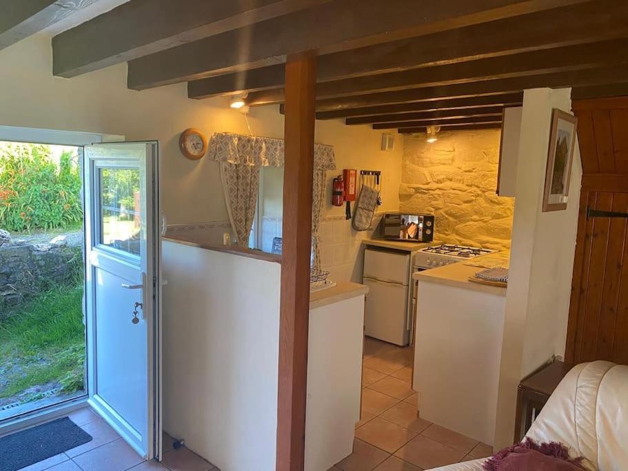 Banc Cottage Moylgrove Extérieur photo